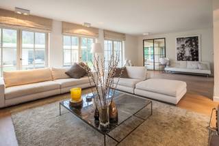 Instapklare villa met zwembad en poolhouseBent u op zoek naar een instapklare woning in het groen?Dan is deze villa ongetwijfeld interessant voor...