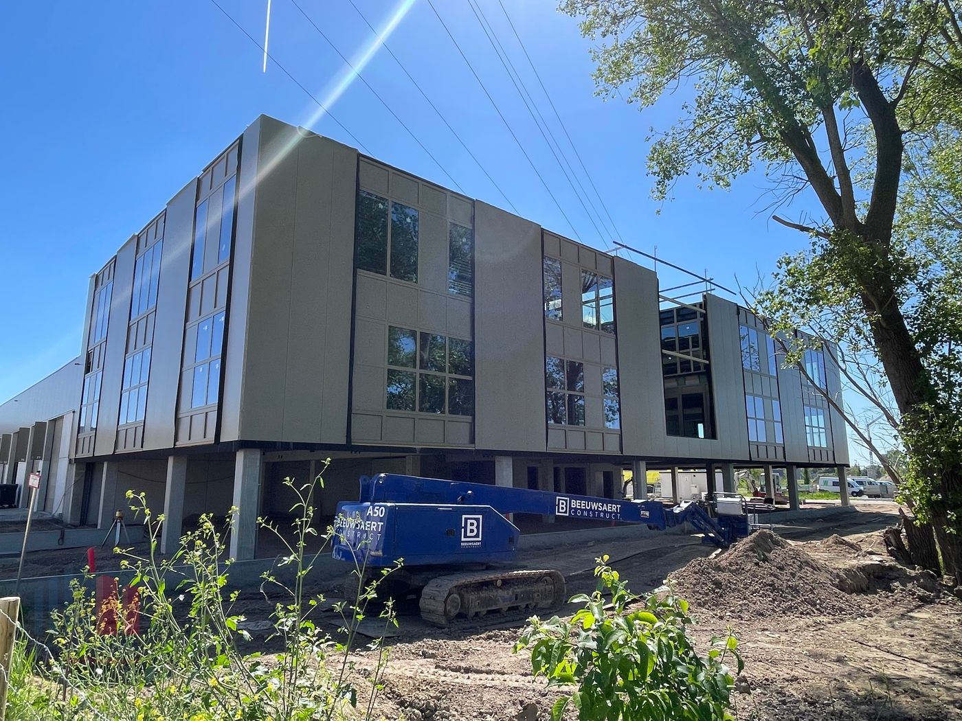 NIEUWBOUW KANTOOR VAN 301 M² TE HUUR - foto 2