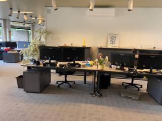 À vendre : grand bureau de 810 m² idéalement situé à Jan Tieboutstraat 67. Ce bien offre une excellente opportunité pour une entreprise à la...