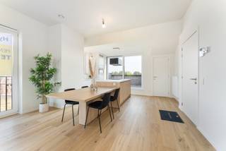 Ben je op zoek naar een nieuwe thuis of een interessante investering in het hart van Ingelmunster? Ontdek dit energiezuinige en...