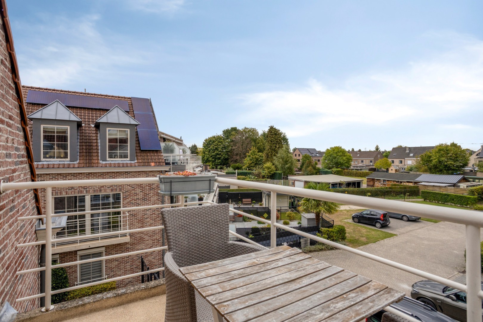 Stijlvol dakappartement met 2 slaapkamers en alle comfort - foto 3