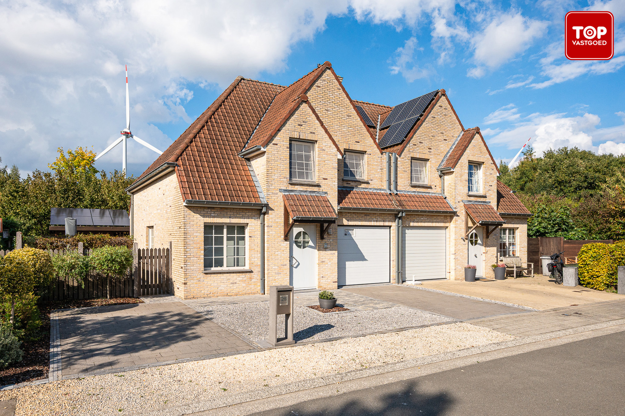Instapklare woning in rustige straat met 3 slaapkamers, tuin en garage. - foto 1