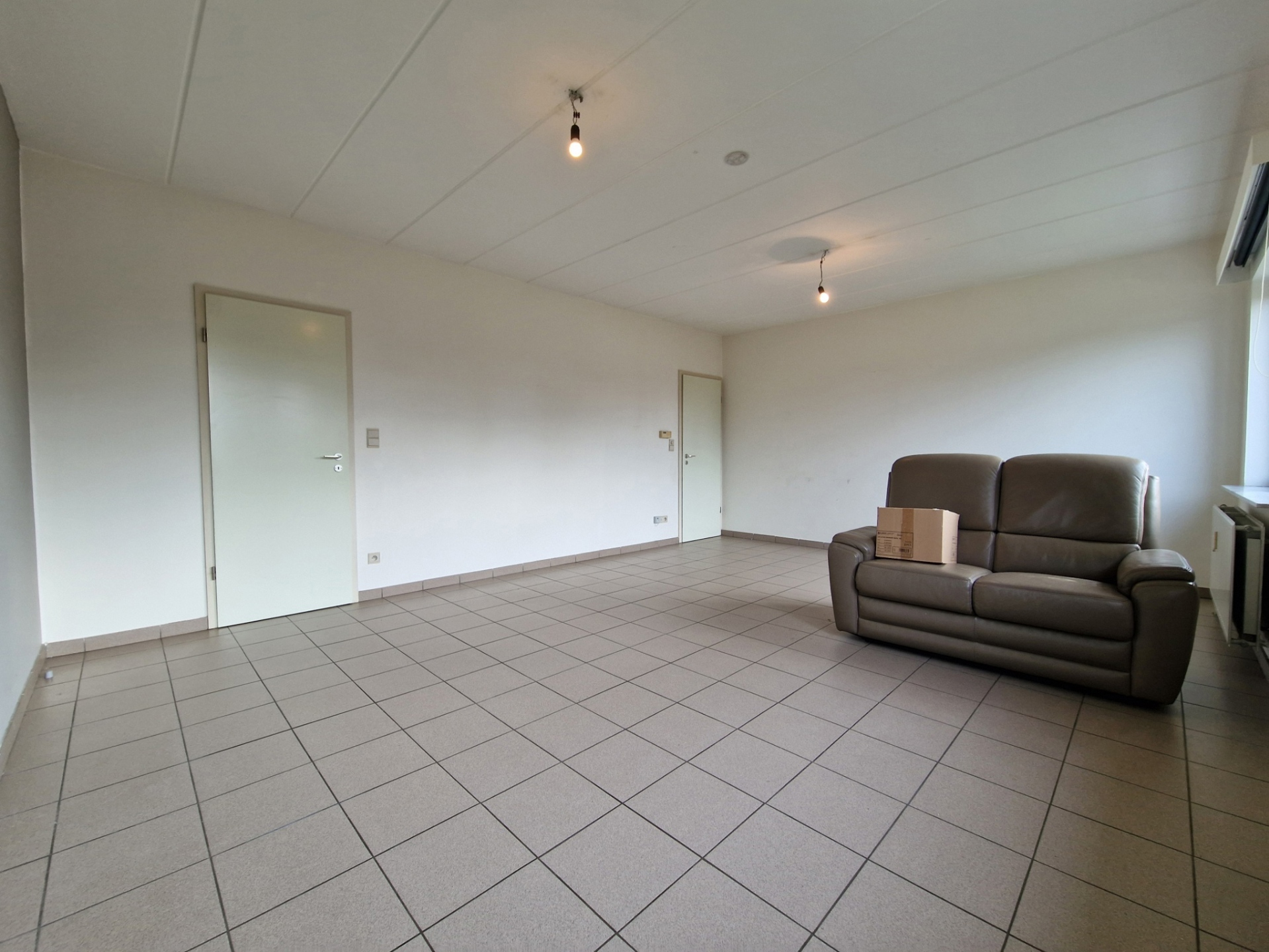 Instapklaar appartement met 2 slaapkamers, berging & parking - foto 5