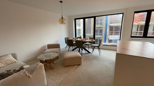 Mooi gerenoveerd, goed gelegen appartement met terras en 2 slaapkamers in Oostende - foto 2