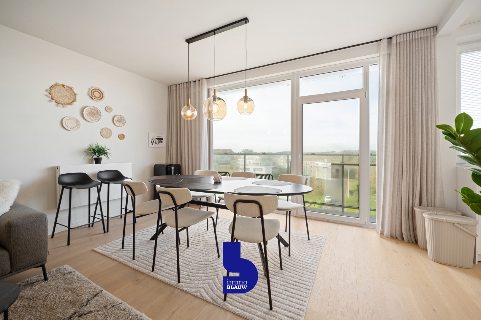 Stijlvol gerenoveerd doorloopappartement met frontaal zeezicht in Bredene - photo 4