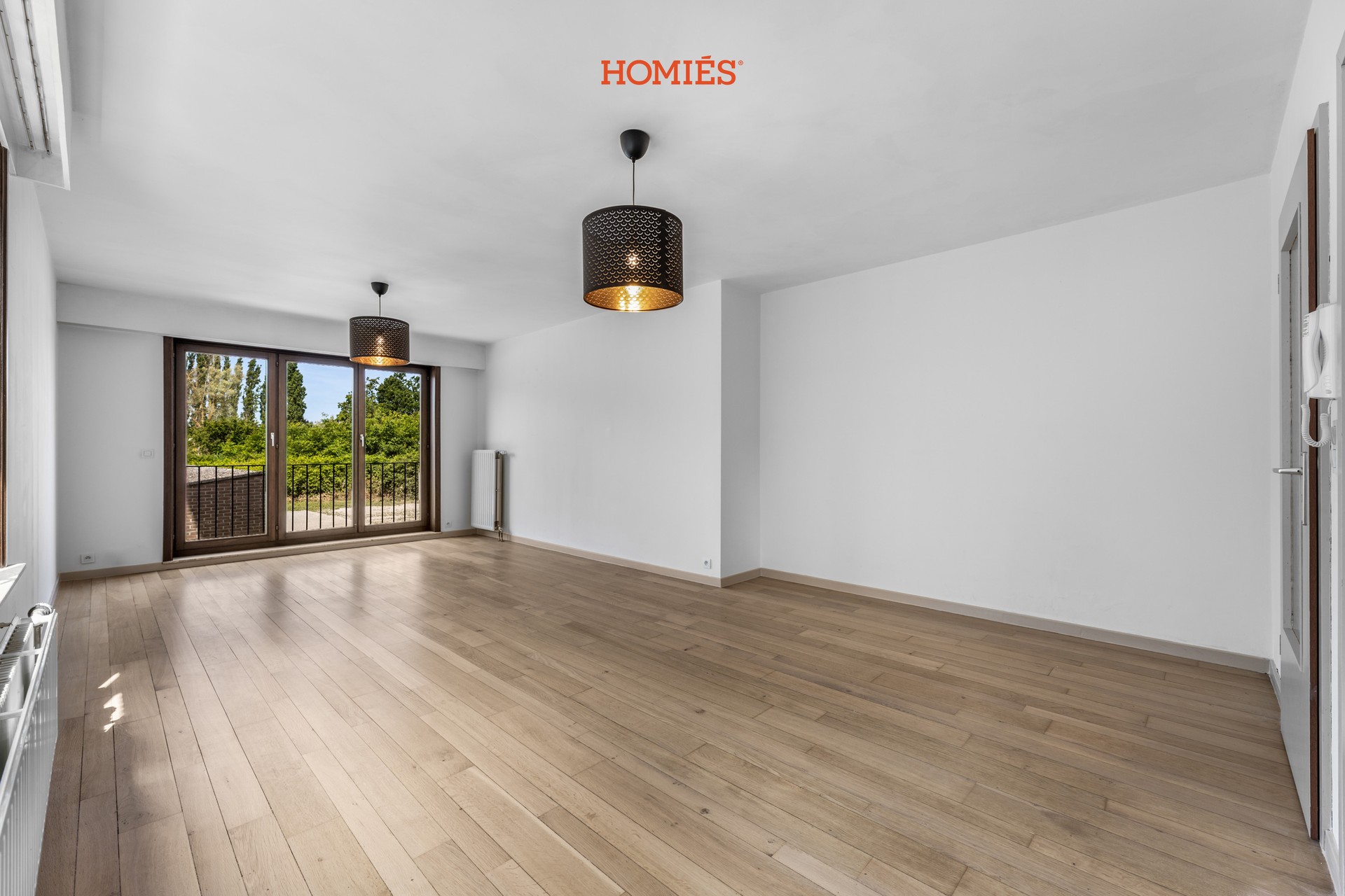 Instapklaar en vernieuwd 2-slaapkamerappartement met garage - foto 4