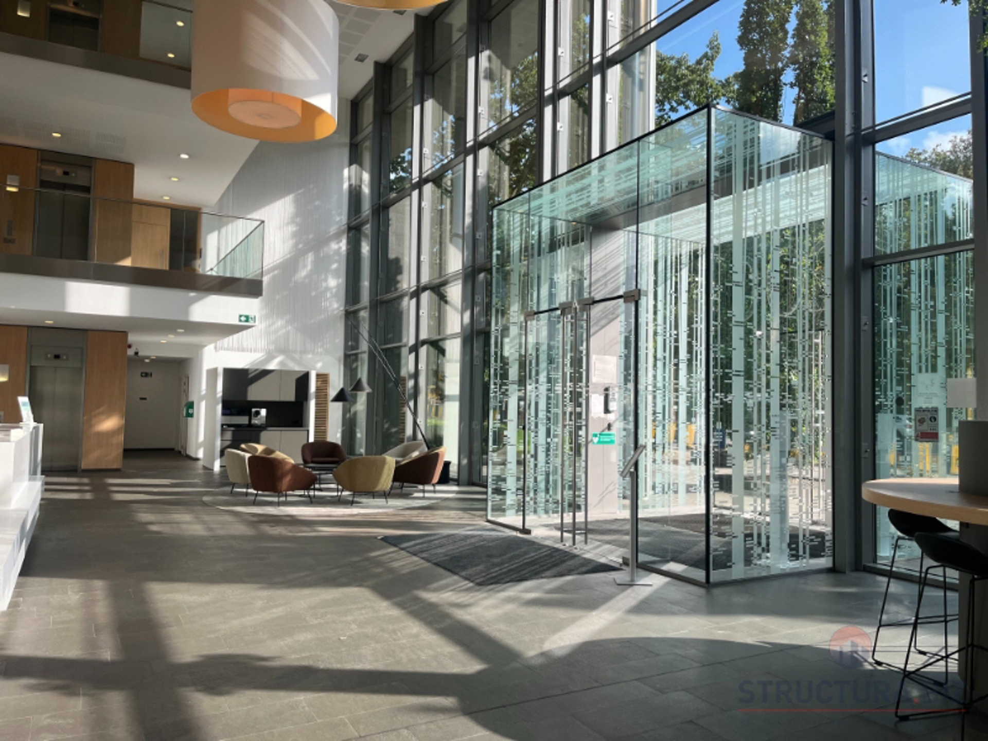 Commercial for rent in Watermael-Boitsfort - photo 2