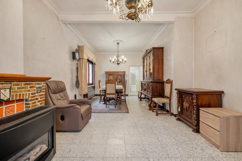 TE RENOVEREN DEGELIJKE HALF OPEN BEBOUWING OP BIJNA 300 m2 - foto 5