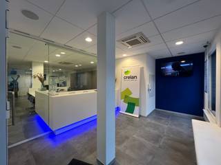 Ruim handelspand te Pelt-centrum: * Grote handelsruimte * Volledig ingericht kantoor * Kitchenette * Kelder * Parkeerplaatsen op achterliggend...