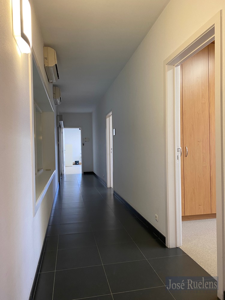 Mooi, lichtrijke kantoorruimtes te huur in Veltem. - foto 4