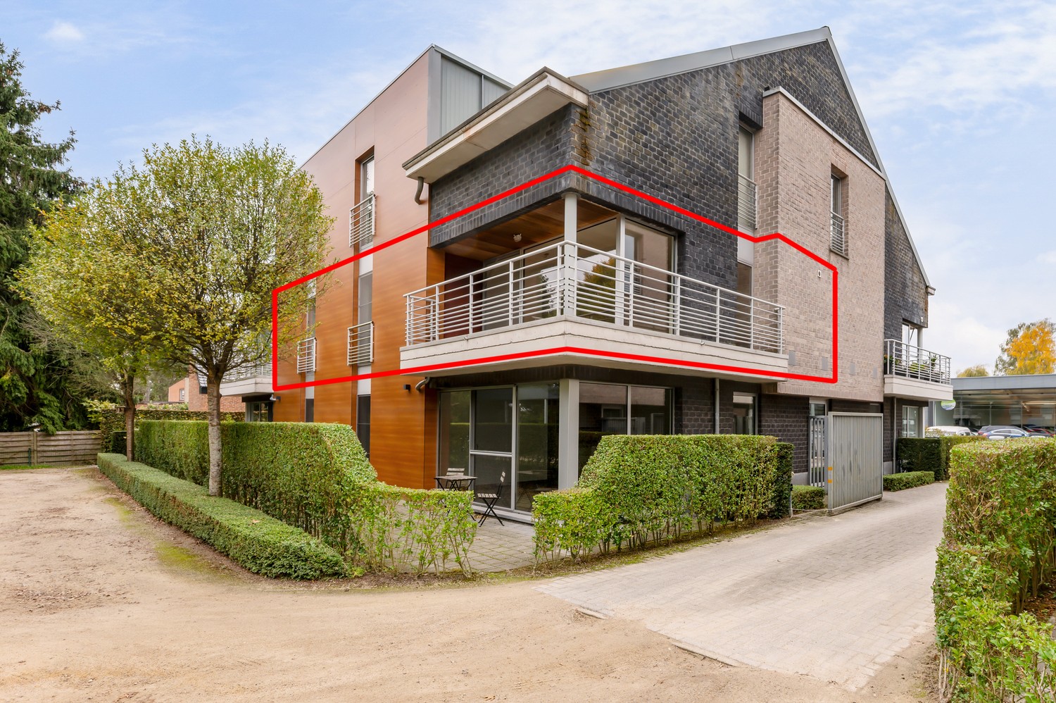 Instapklaar appartement met 2 slaapkamers en terras – centraal gelegen op de grens met Berlaar-Heikant. - foto 1