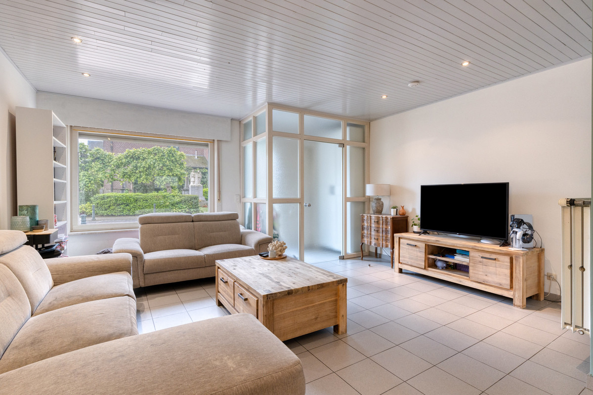 ZEDELGEM: INSTAPKLARE GEZINSWONING MET 5 SLPKS, GARAGE & TUIN - foto 4