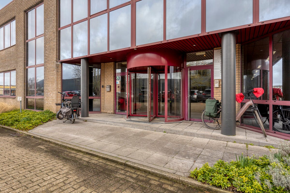 Patrimoniumvennootschap met kantoorgebouw in Aartselaar - foto 4