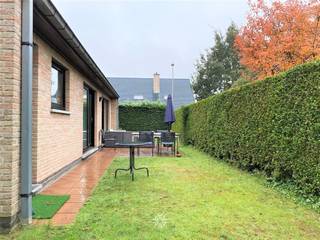 DE PINTE- Eikelstraat 10 - Ben je op zoek naar een ruime villa in een rustige woonwijk te huur in De Pinte? Dan is deze mooie woning misschien...