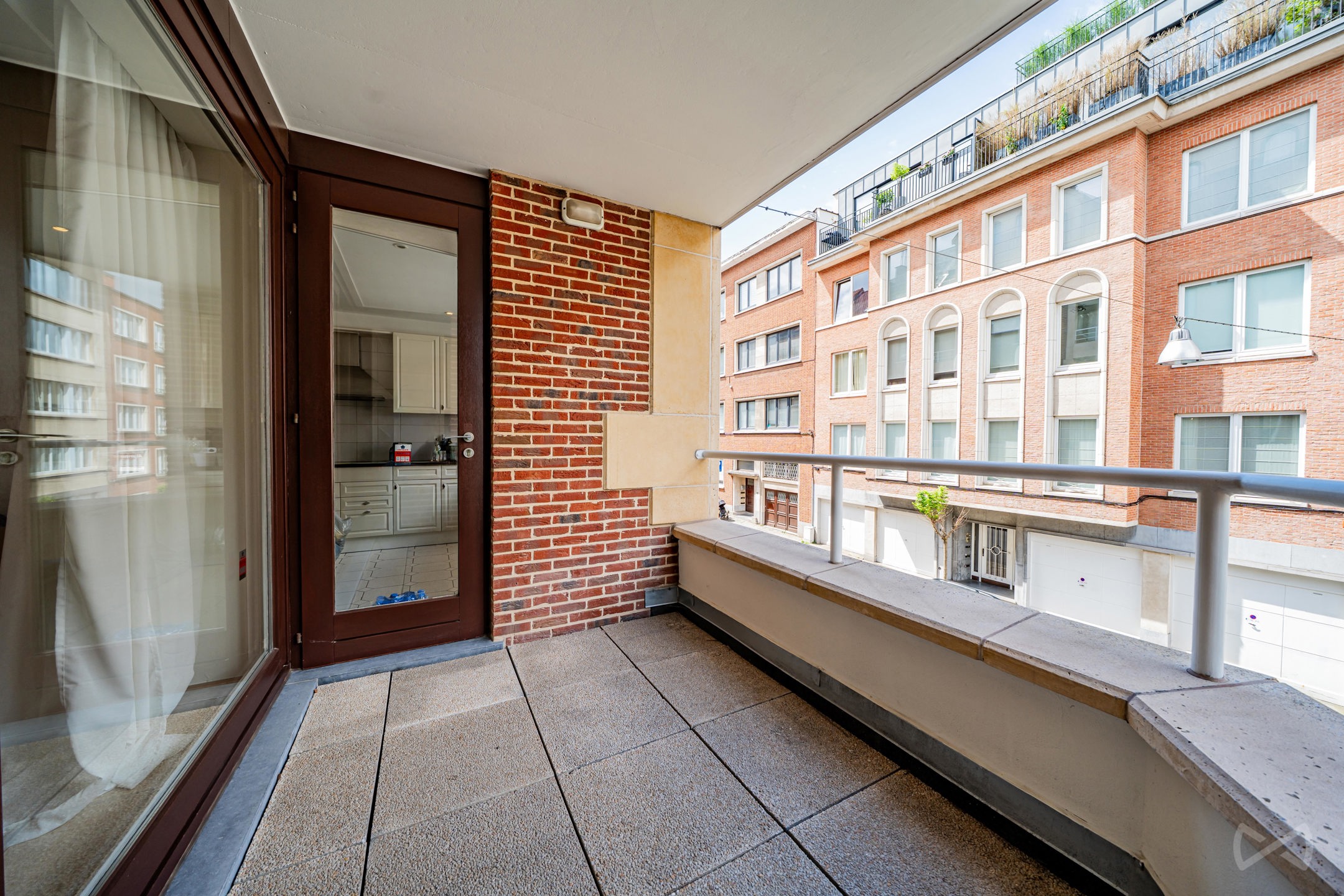 Luxe appartement met 3 slaapkamers in het hart van een gewilde wijk - foto 4