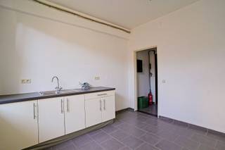 In het bruisende hart van Kruibeke, op een steenworp van het kerkplein, bevindt zich dit uitstekend gelegen handelspand. Dankzij de centrale...