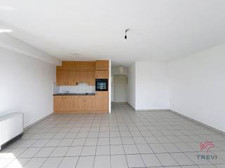 ANDERLECHT: Vlakbij Westland Shopping en openbaar vervoer, ruime studio van ±45 m².Gelegen op de 6e verdieping met lift: * Hal * Badkamer met toilet...