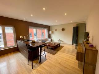 In het centrum van Blankenberge nabij het station en de winkels ligt dit gemeubeld 1-slaapkamer appartement.Het appartement bevindt zich op het derde...