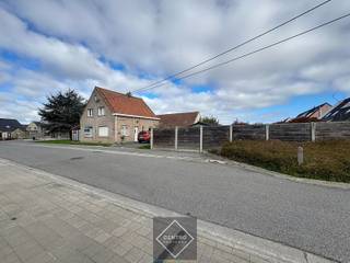 Projectgrond uitermate geschikt voor woningbouw op rustige ligging te Bredene!Bijzonderheden:- Circa 35m breed en 35m diep.- Circa 3 à 4 woningen...