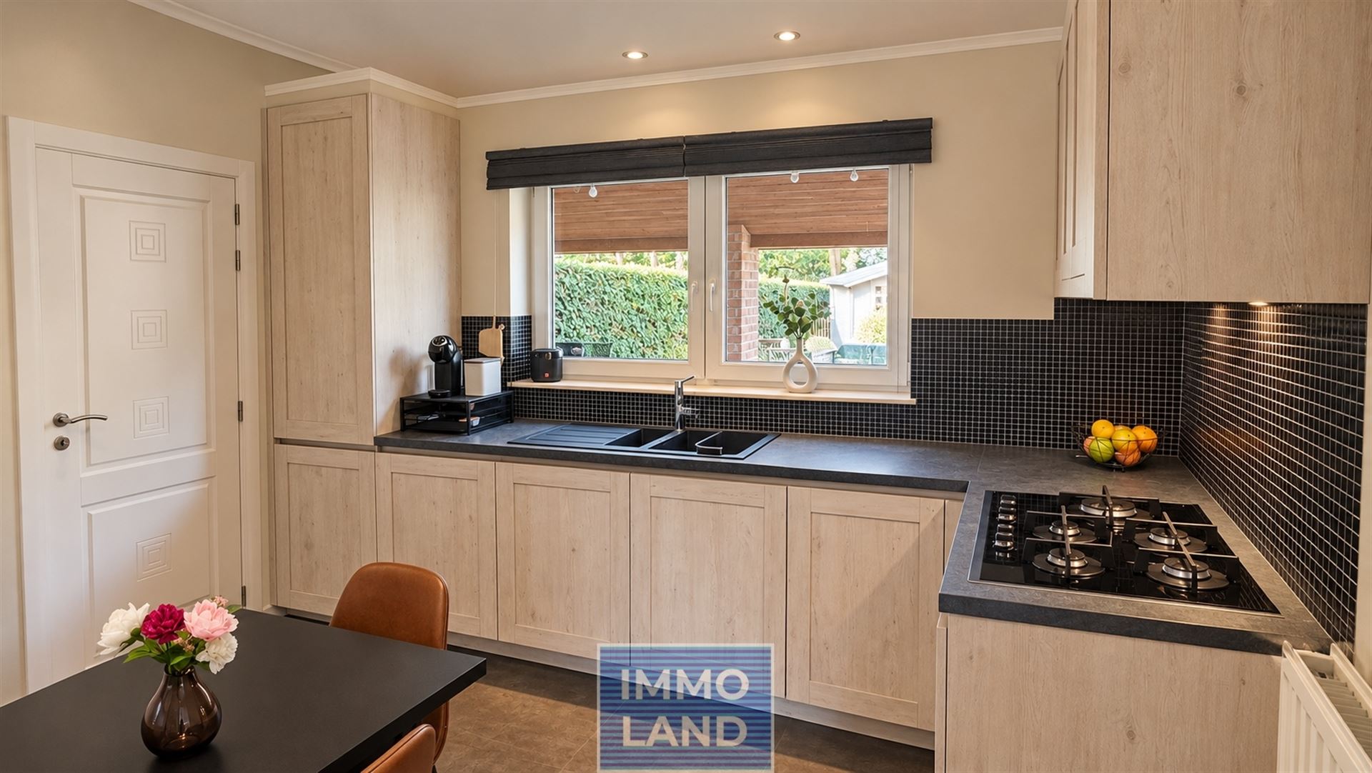 Perfect onderhouden, energiezuinige woning met 3+1 slaapkamers, inpandige garage en gezellige tuin! - foto 5