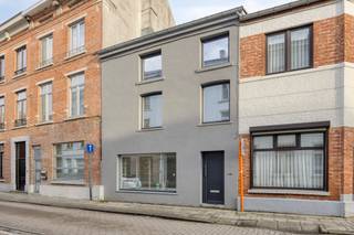 Diest: gerenoveerde stadswoning te koop in het hart van de stadDeze woning is centraal gelegen in het centrum van Diest, op wandel- en fietsafstand...
