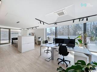 Ontdek deze volledig afgewerkte, lichtrijke kantoorruimte op een toplocatie in het prestigieuze nieuwbouwproject Elysia Park te Edegem. Dankzij...