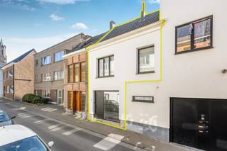 Alweer VERKOCHT op 1e BEZOEKDAG. Contacteer JARI WANTE 0470 211 482 voor een gratis schatting en vrijblijvend gesprek.Deze gezellige woning werd...