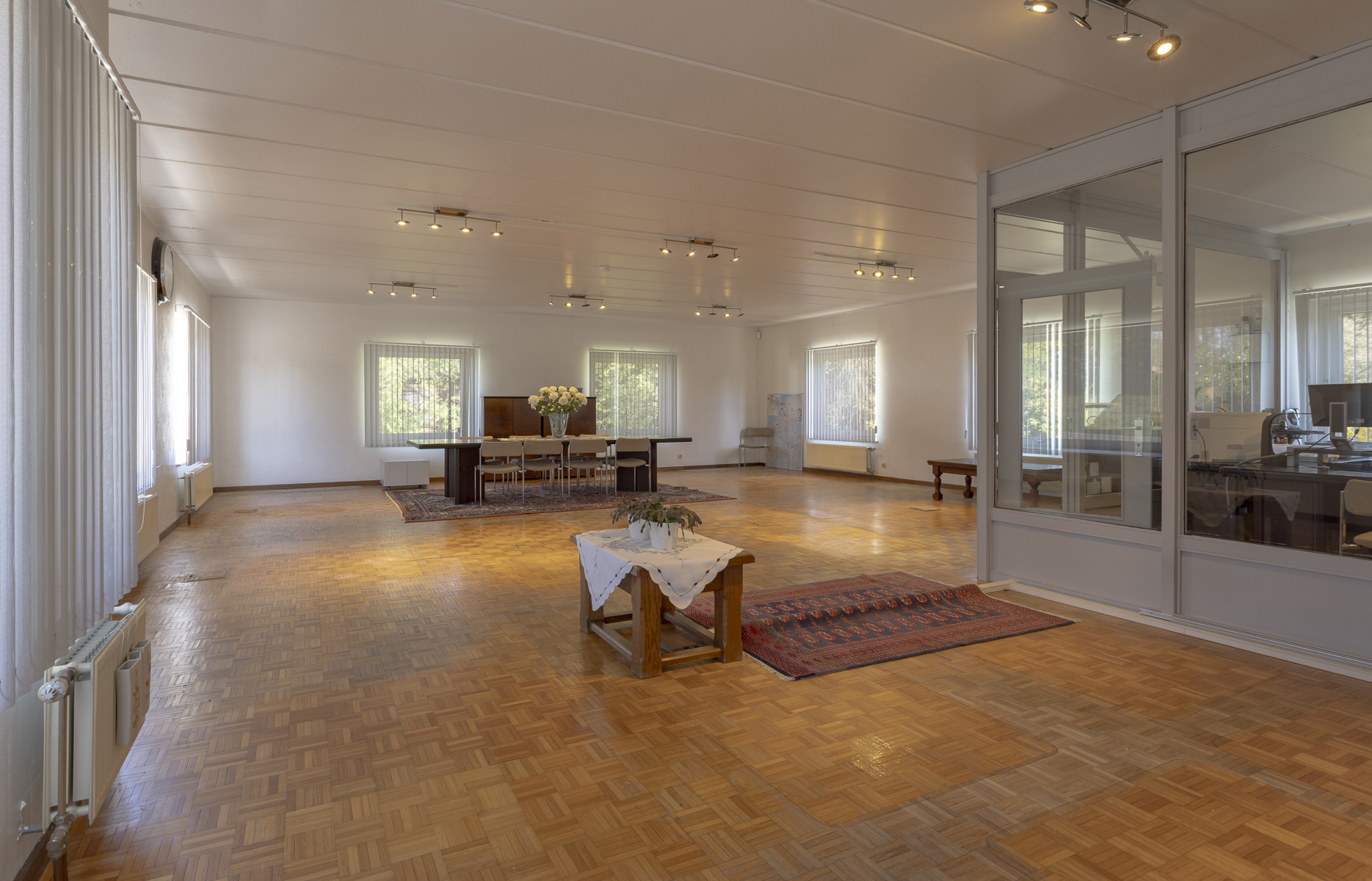 Groot bureel (488m²) met werkhuis/atelier en woonst (250m²). - foto 5