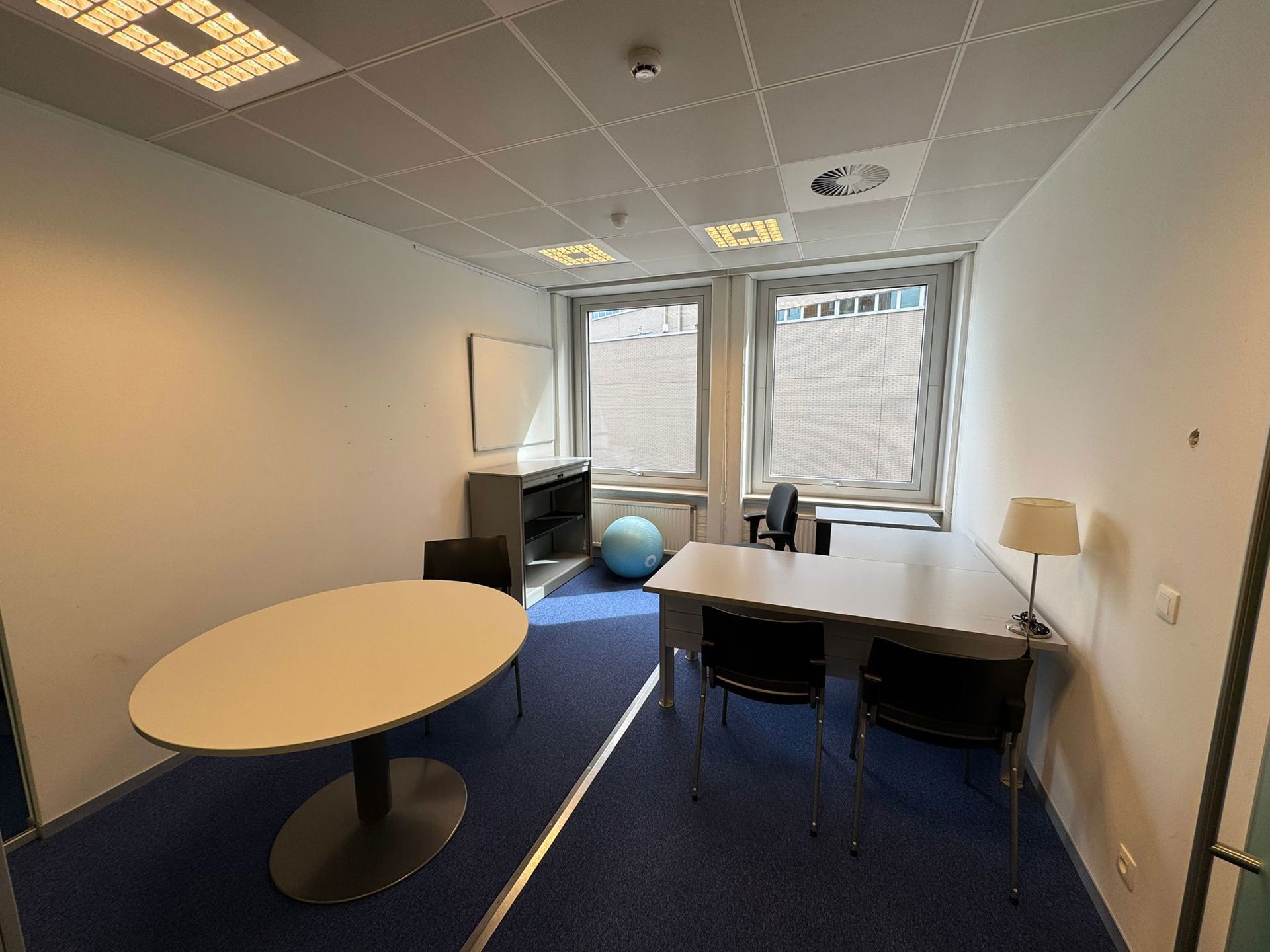 Commercial for rent in Leuven - photo 2