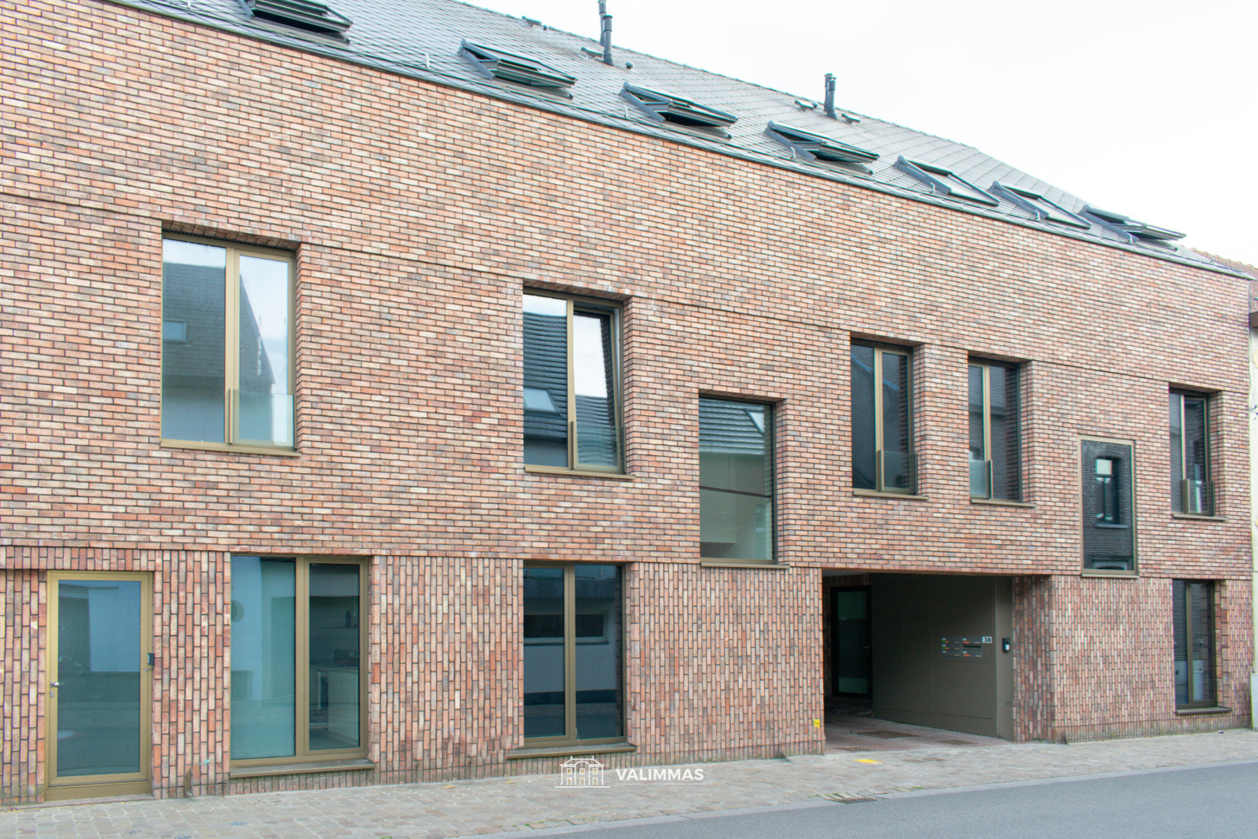 Gelijkvloers duplex-appartement met terras & autostandplaats - foto 1
