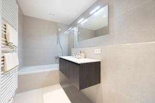 Magnifiek 3-slpk appartement van 107m² + groot terras in Agatha Garden. Appartement heeft 3 grote slaapkamers met 2 mooie badkamers. PEB...