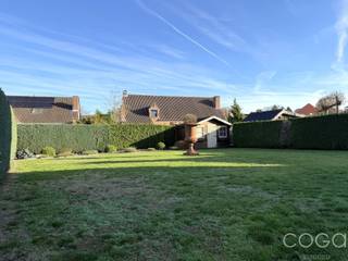 Deze charmante fermettewoning met 2 slaapkamers is gelegen in een rustige woonwijk, op korte afstand van het centrum van Halle. De woning werd...