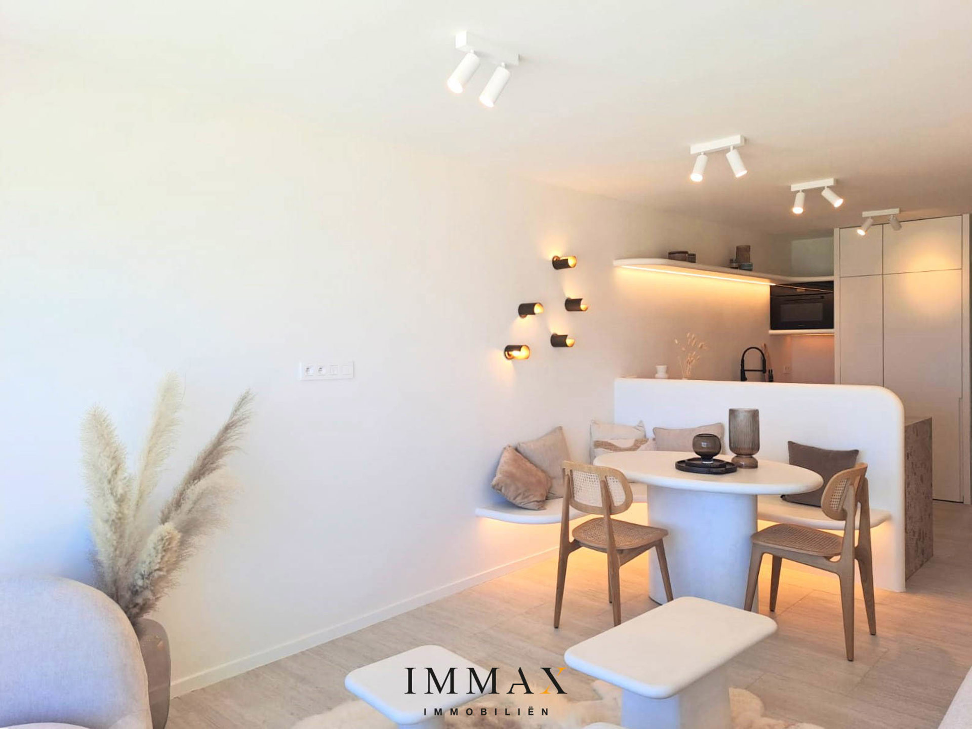 Mooi gerenoveerd appartement met frontaal zeezicht - foto 2