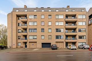 Verschillende buitenstaanplaatsen te koop in Kessel-Lo, de parkings bevinden zich vooraan het gebouw.De staanplaatsen hebben volgende...