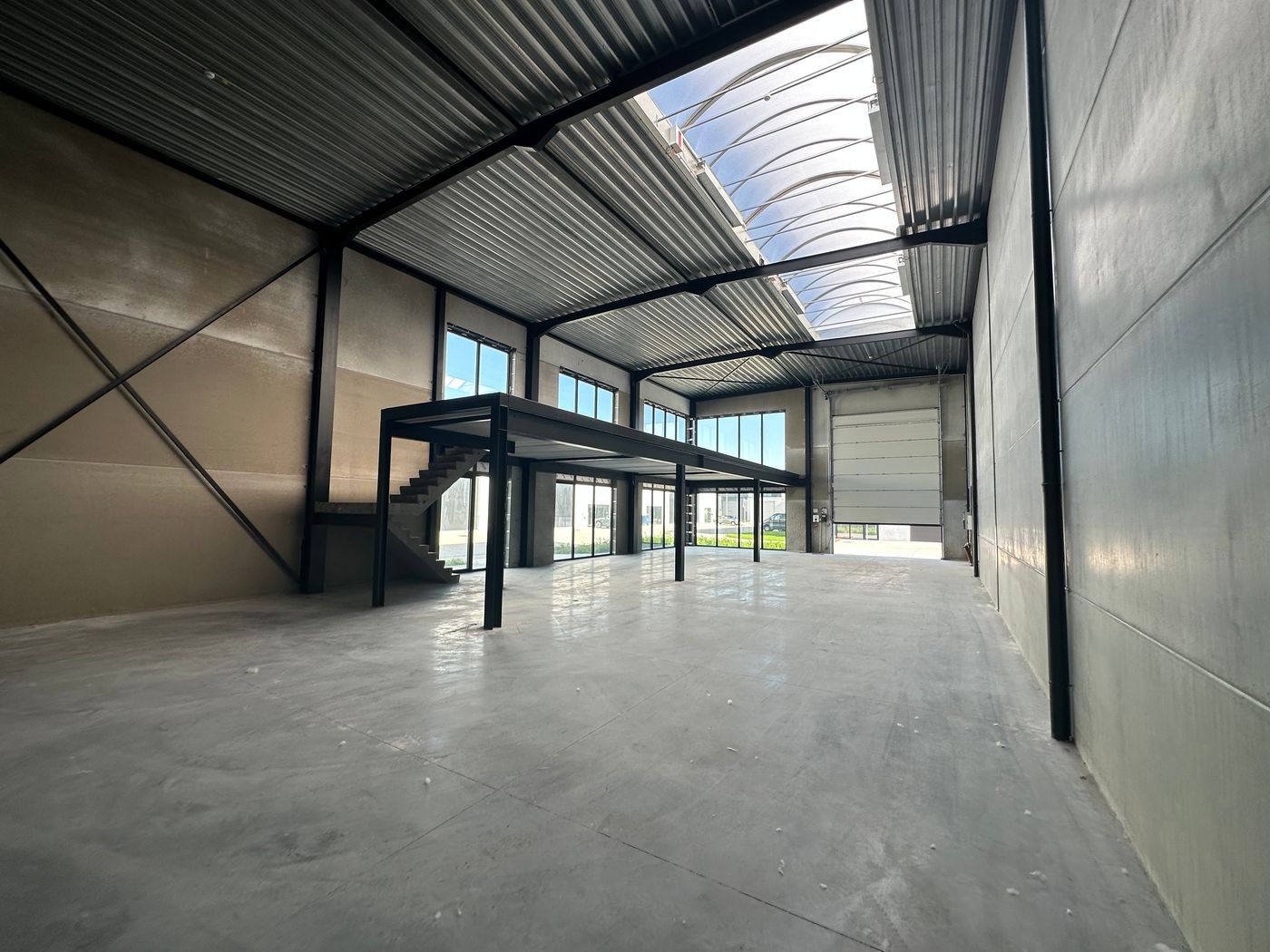 288 m² nieuwbouw KMO-unit met 94m² mezzanine op 486 m² terrein - foto 1