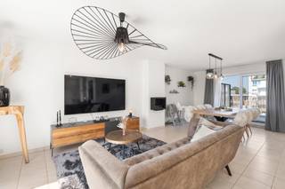 Dit prachtig gemeubeld duplex-penthouse bevindt zich op de 7e en 8e verdieping van een jonge, goed onderhouden residentie in het hart van...
