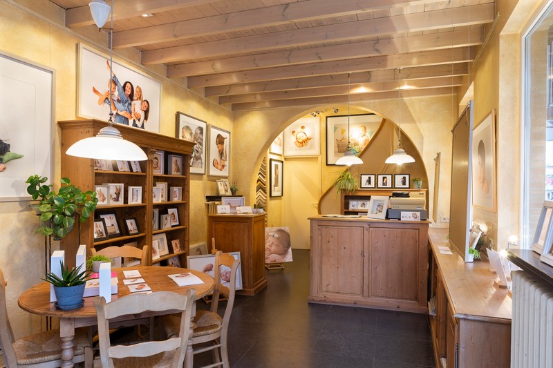 Veelzijdig handelspand met bovenliggend appartement - foto 2