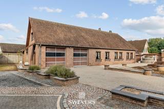 Voor meer info en foto’s, surf naar www.swevers.be – Aan de rustige Hondstraat 4 in Koersel vind je een bouwgrond van 23a 28ca, ideaal voor een...