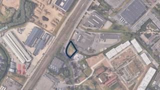 Uitzonderlijk, industrieterrein te koop met een oppervlakte van 1.870 m².Uitstekend gelegen op 2,5 km van de E19 op- en afrit Beersel met een vlotte...