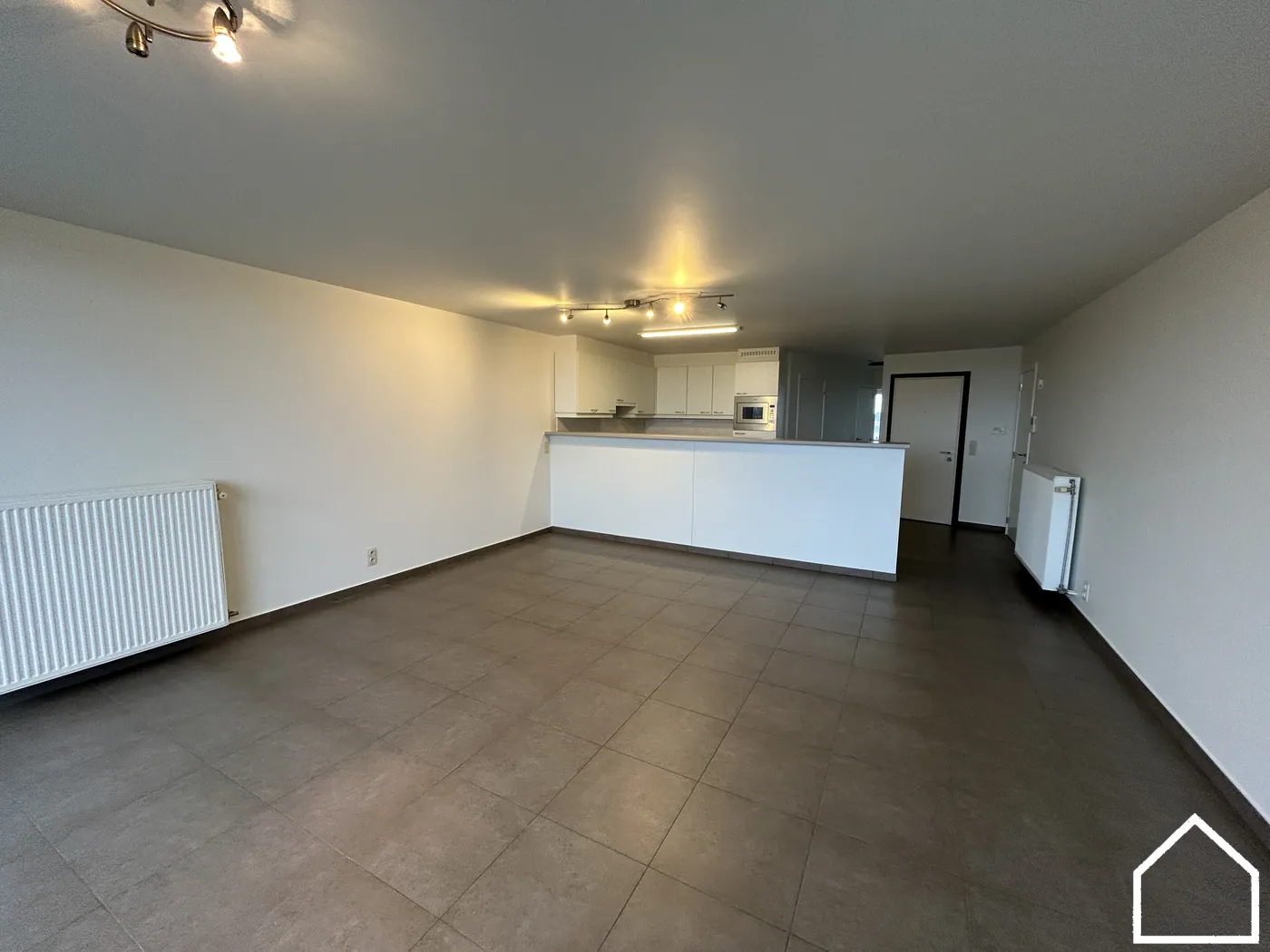 Appartement met 1 slaapkamer, terras en garage - foto 4