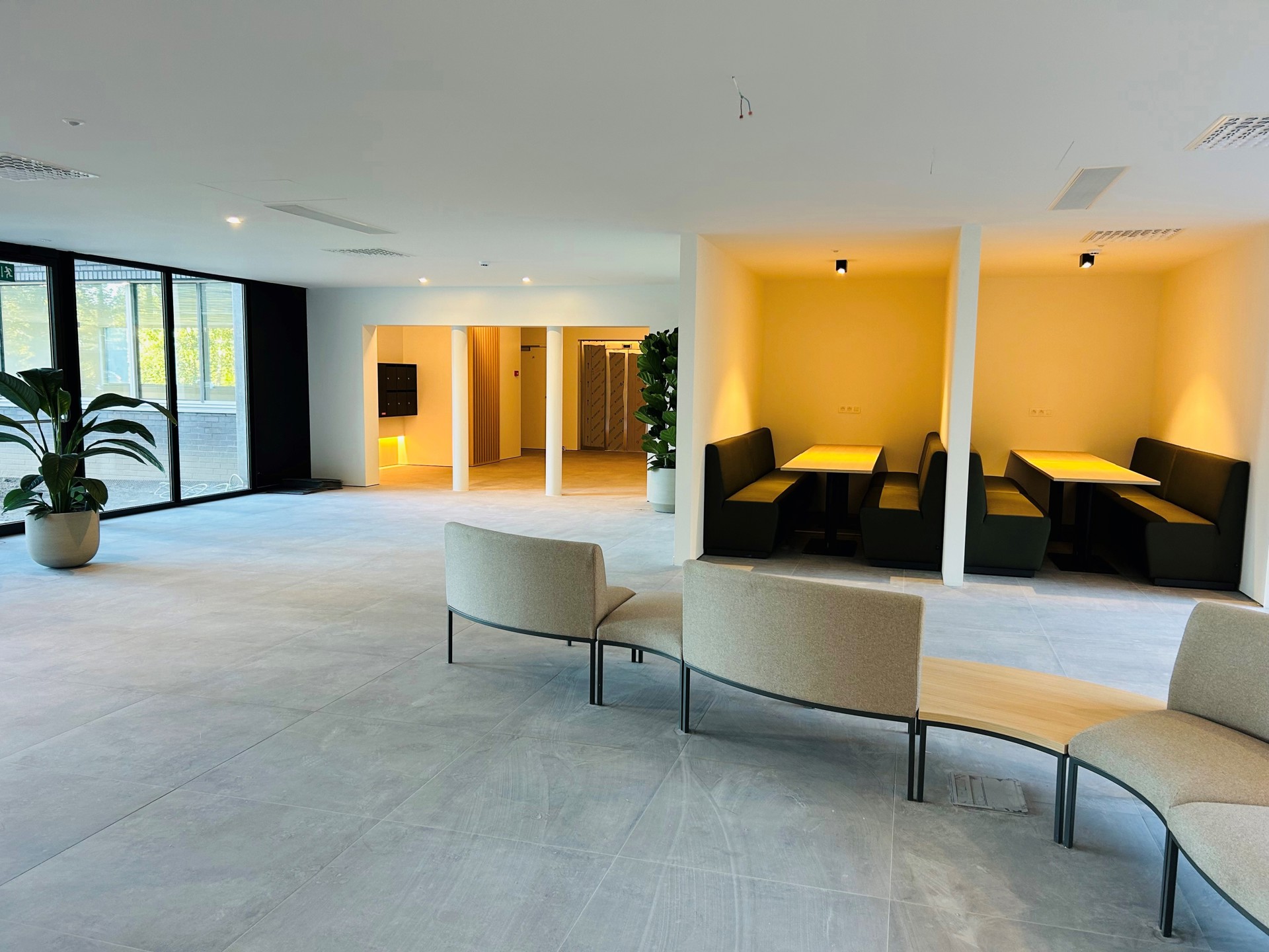 Kantoorruimte 384m² op de gelijkvloerse te huur - foto 3