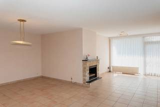 Dit appartement ligt gelegen op de buitenrand van Brugge centrum in Sint-Andries.Hier geniet je van alle voordelen van dicht bij de stad te zijn...