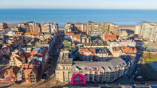 Dit lichtrijke en gemeubelde appartement van 88 m² is ideaal gelegen in het gezellige Middelkerke en vormt de perfecte uitvalsbasis aan zee. De...