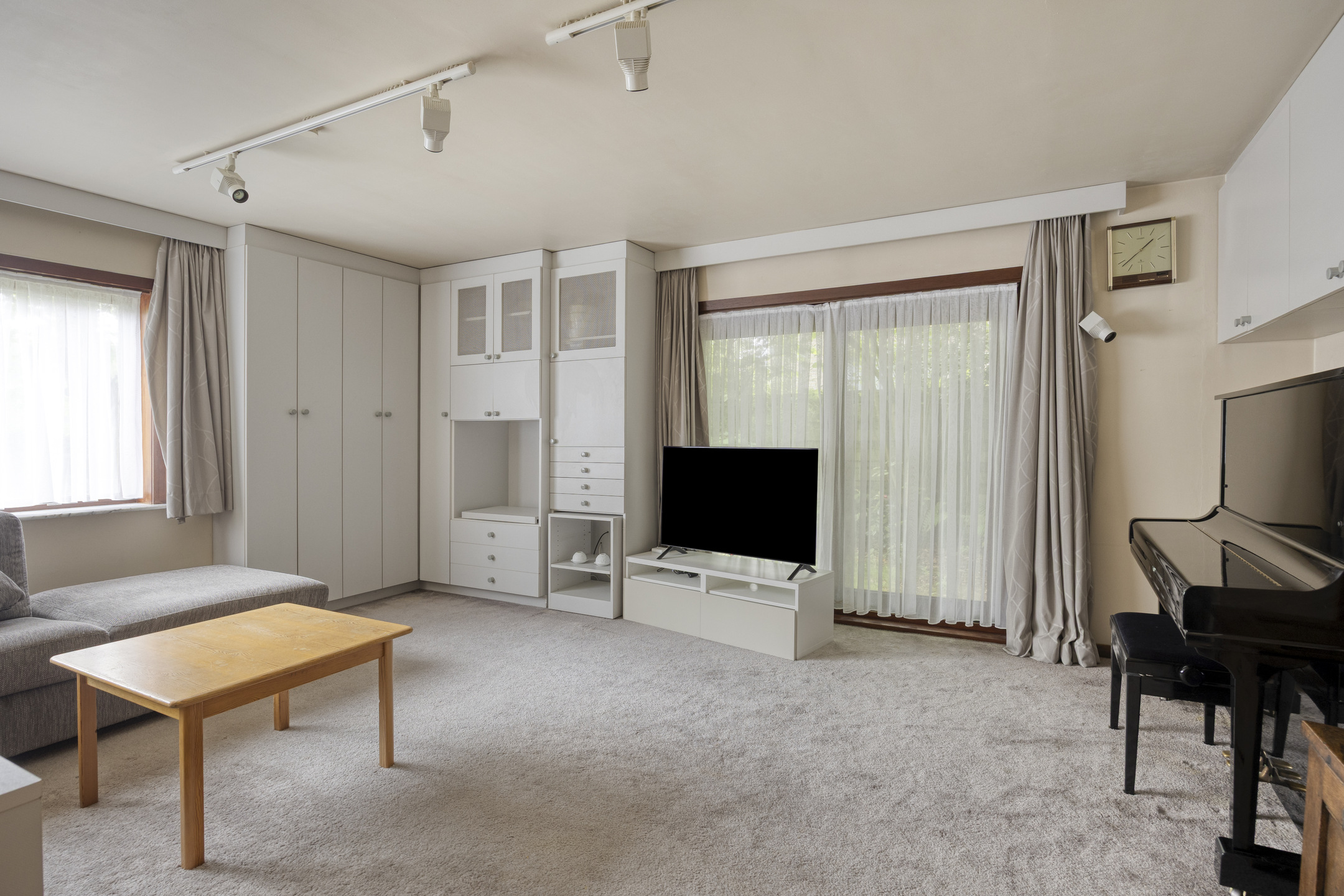 House with garden and 3 bedrooms near main roads - photo 4