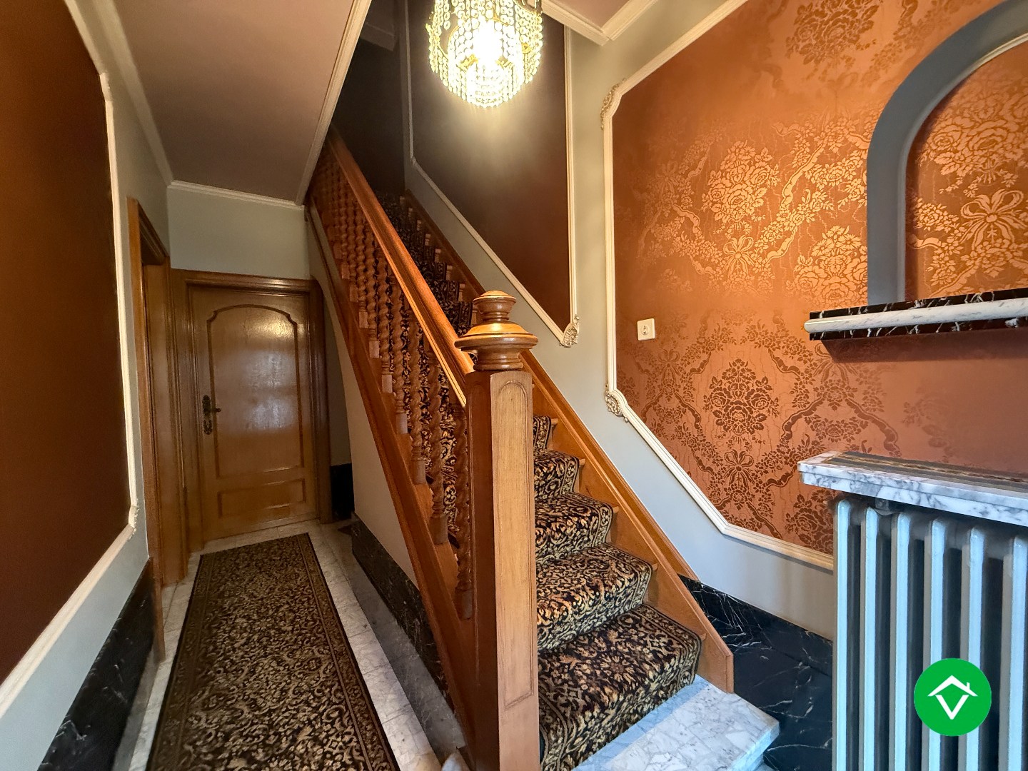 Karaktervolle, stevige woning met 4 slaapkamers, tuin en garage in centrum Roeselare - foto 2