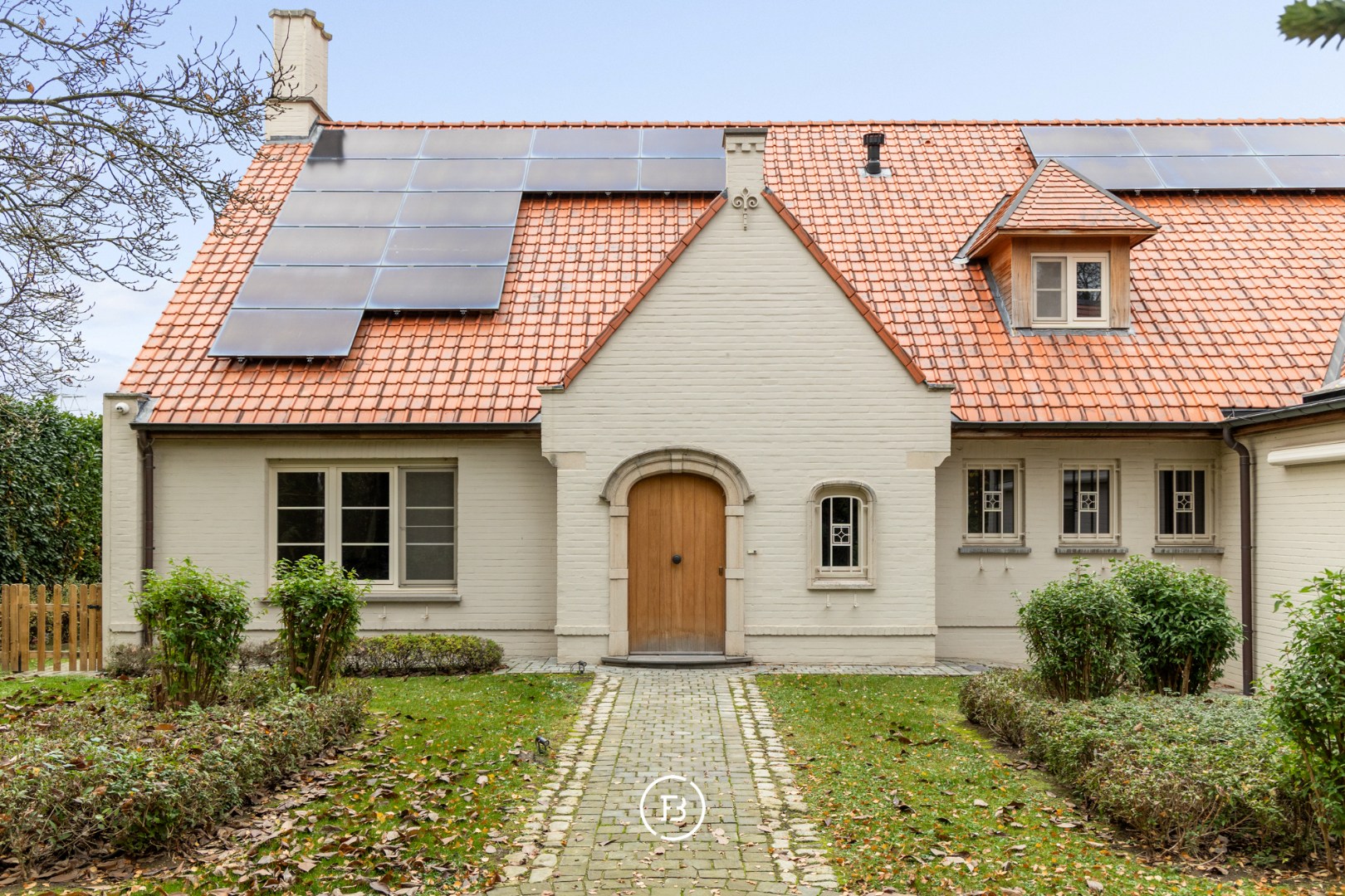 Prestigious villa with park garden - photo 5