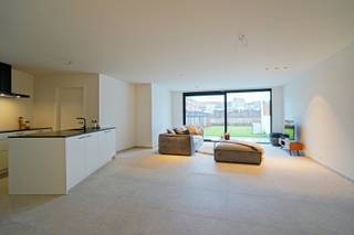 AANKOOP MOGELIJK AAN 6% BTW (op de volledige prijs)Dit prachtig compleet afgewerkt nieuwbouwappartement met 2 slaapkamers heeft een bewoonbare...