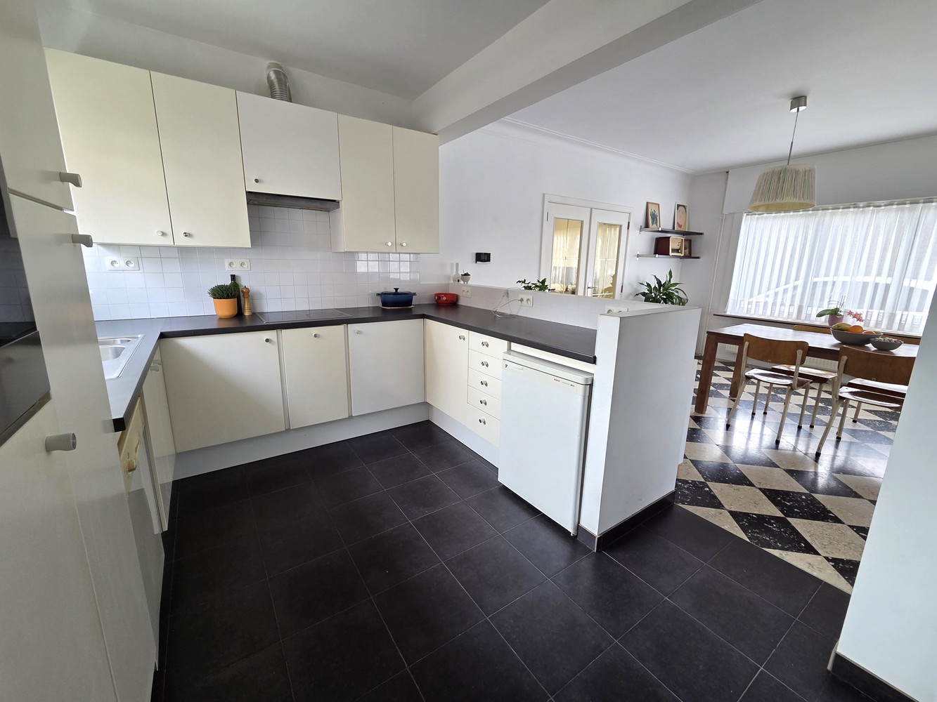 Ruime woning met 3 ruime slaapkamers en bureau, grote zolder en optioneel achterliggend weiland - foto 4