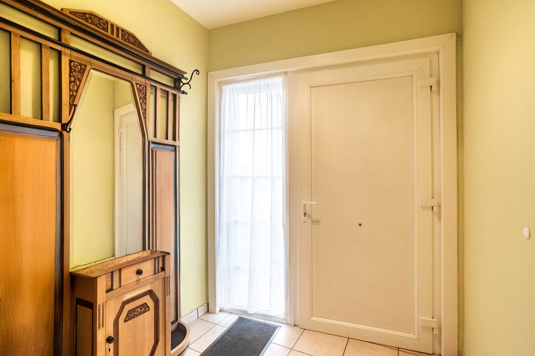 Instapklare en gunstig gelegen halfopen woning in het groen - foto 4