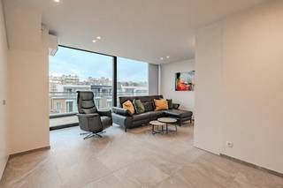 Bel appartement de deux chambres situé aux cinquième et sixième étages de la résidence Lectus à Nieuport, Franslaan 58, près de la rue commerçante...